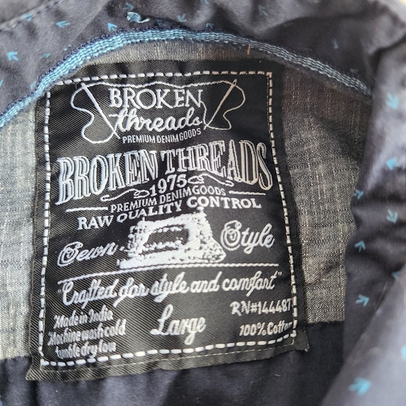 Broken Threads Men's Shirt Navy Blue Geo Print Short Sleeve Button Up Fitted L - Picture 5 of 7